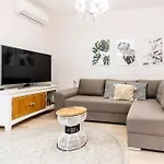 アパート Marina Ilavia - Przy Jeziorze, Ogrodek, Garaz Podziemny, Winda, Klimatyzacja, 2xtv Z Netflix Iława