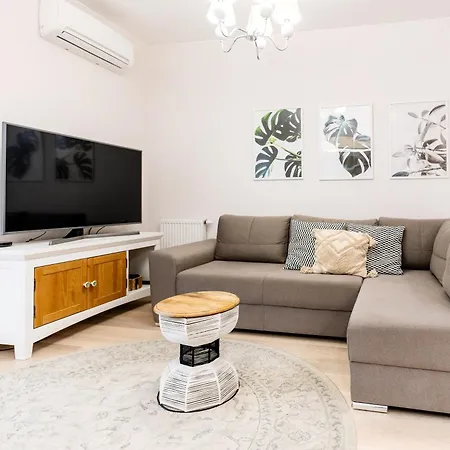 Appartement Marina Ilavia - Przy Jeziorze, Ogrodek, Garaz Podziemny, Winda, Klimatyzacja, 2xtv Z Netflix Iława